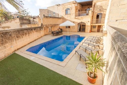 Centre Island Gozitan Farmhouse & Pool