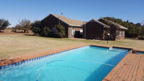 House, Cottage And Contractors Manor