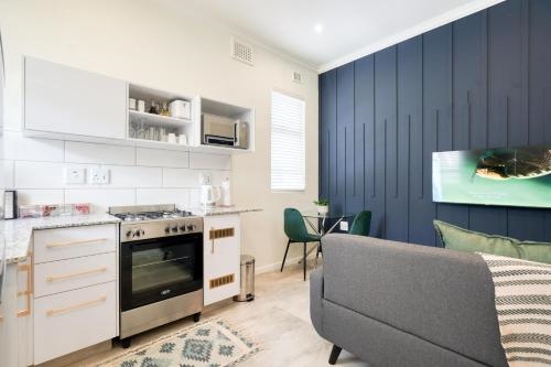 Hampton Collection Contemporary 3 Sleeper Apartment with Pool