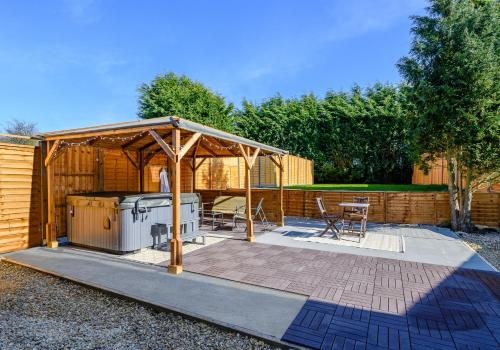 Oxendon Oasis- Luxury Hot Tub Retreat