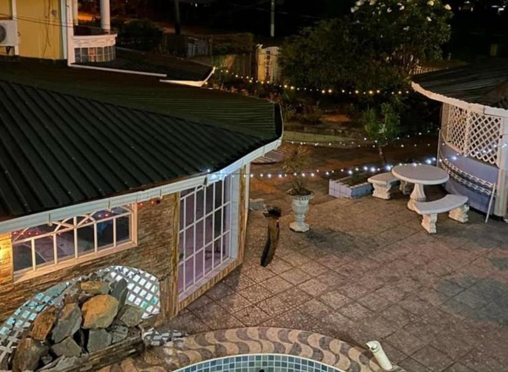 2 Bed Apartment - Sleeps 4 - Parking - Wifi