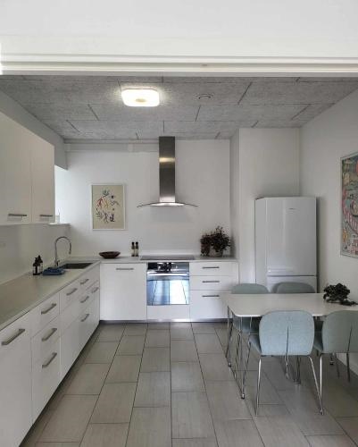 Charmerende villalejlighed pa 80 kvm inklusiv gardhave