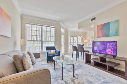 Modern Apt with Private Garage - ABH-2022