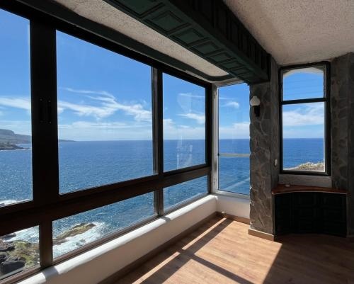 Sea lover's nest