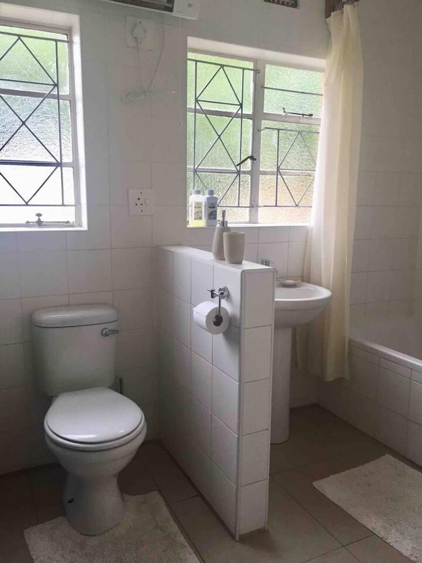 Cosy 2-Bed House In Maseru For Perfect Calm And Re