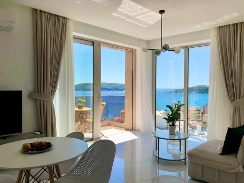 AURA TOWER Apartments by Gaby