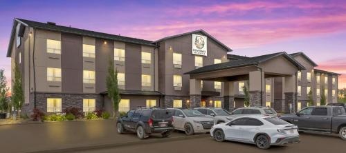 Duvernay Inn & Suites