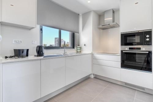 Lovely 2 Bedroom Apartments in Albur Village Lote A with Pool View