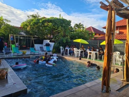 Location Piscine et terrasse pour vos fetes