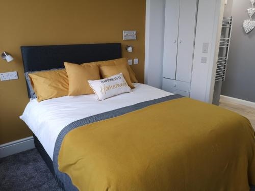 Double Ensuite Bedroom near Edinburgh