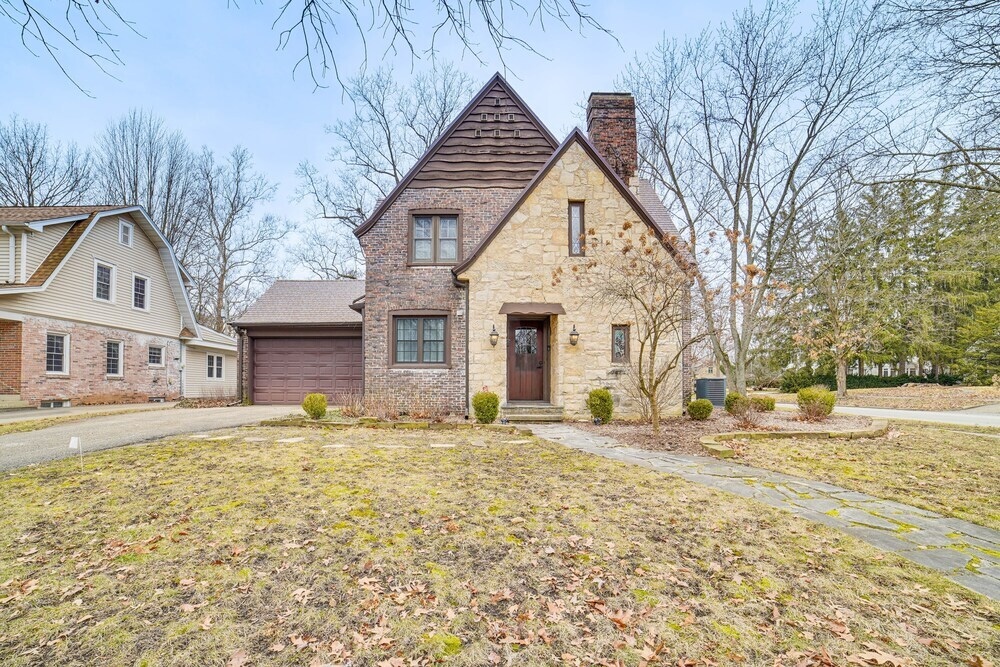 Spacious Illinois Home W/ Grill & Fenced-In Yard!