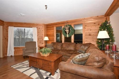 Seven Springs Stoneridge 3 Bedroom Standard Condo With Ski-In Out, Mountain Views! Condo