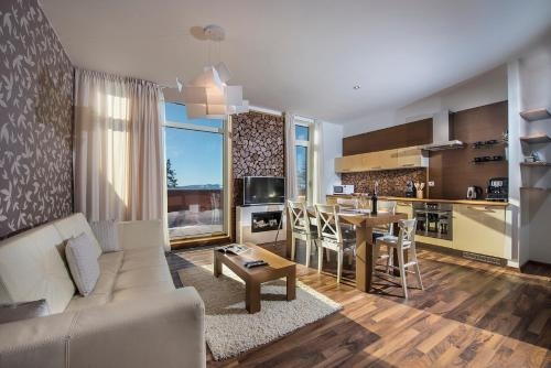 Family Apartment 32, House Oliver