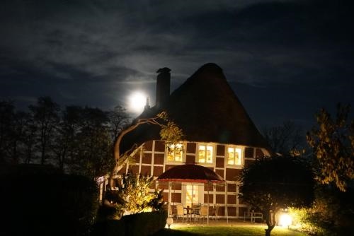 Kamin Ofen Wohnung -Altes Landhaus Oste- 2 Schlafzimmer, Bad, Kuche, Terrasse, W-Lan, Nordsee Strand