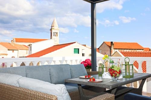 Apartmani Tri Ferala Pakostane