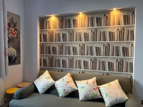 Lovely apartment near Gatwick airport