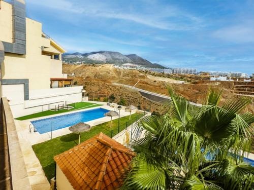 102 - Penthouse Apartment with Views and Pool!