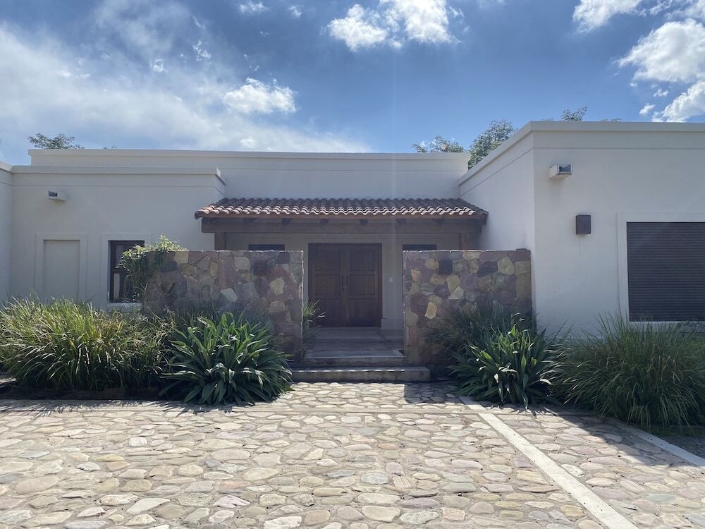 Acodegora Y Amplia Casa En Salta