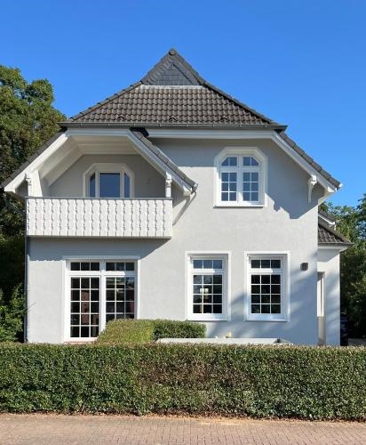 CLS Moderne Villa Bad Schwartau E Laden Parkplatze 6 Personen Loggia gro?es Haus zwischen Lubeck und Ostsee ideale A1 Anbindung nach Hamburg