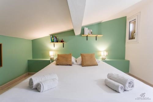 Le Borelys Parking Gratuit