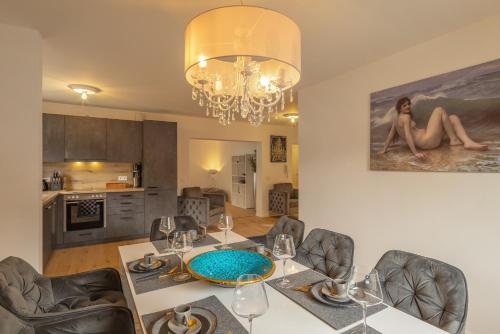 SweetHome - DAH03 - LUXUS PUR Apartment, Kuche, TV