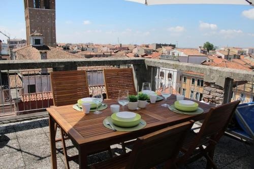 Apartment with terrace in Chioggia's main square