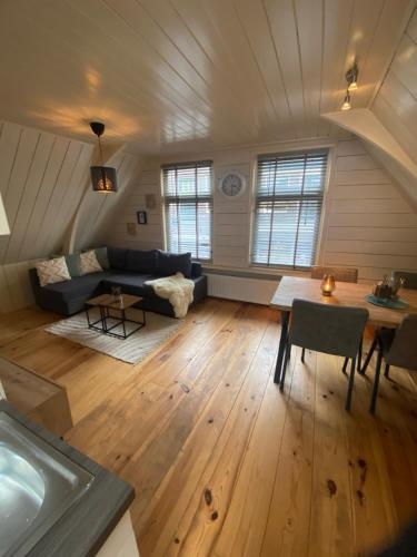 Cosy apartment at the lake in Volendam