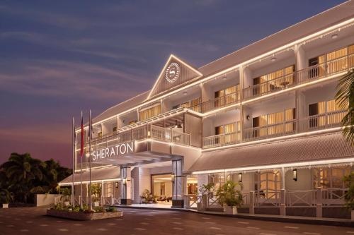 Sheraton Samoa Aggie Grey's Hotel & Bungalows