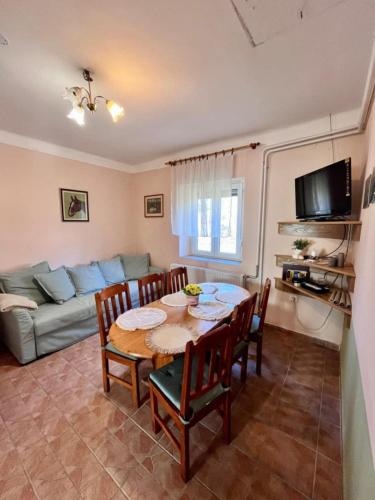 Aranyos- patak vendeghaz