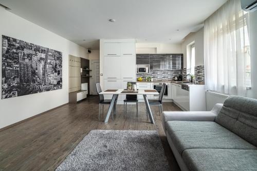 Geri Imadnivalo lakas Zalaegerszeg belvarosaban