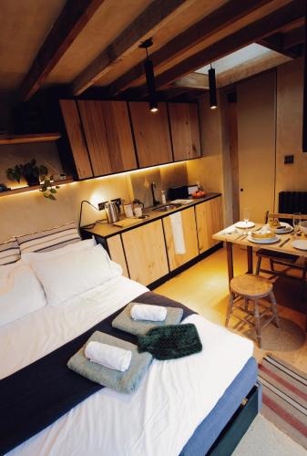 Quiet Cabin with green view