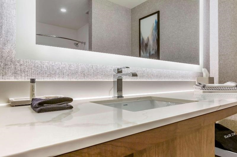 Cambria Hotel Calabasas - Malibu