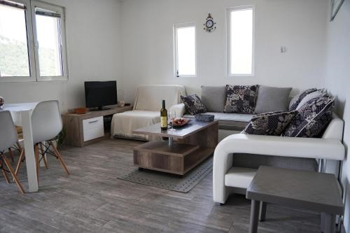 Apartmani Jelena, Buljarica