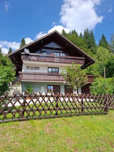 Apartma CVRSTA TROJKA