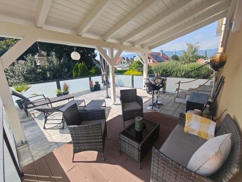 Gro?zugige Wohnung mit Terrasse