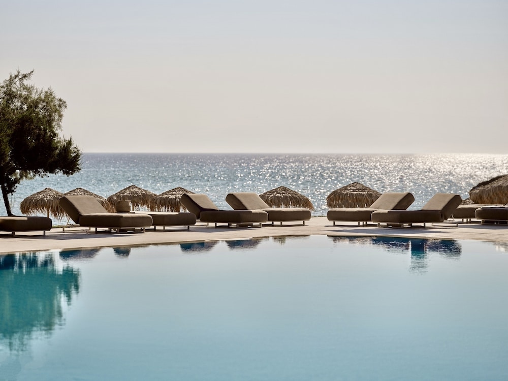 The Bay Hotel & Suites