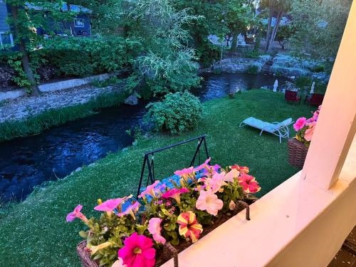 Kelowna little Island near Downtown, lake, hospital and Okanagan Collage