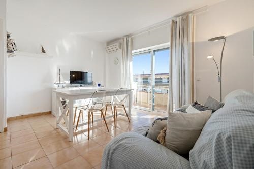 Hauzify I Apartament Apolo