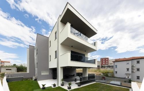 Lovely Apartment In Podstrana