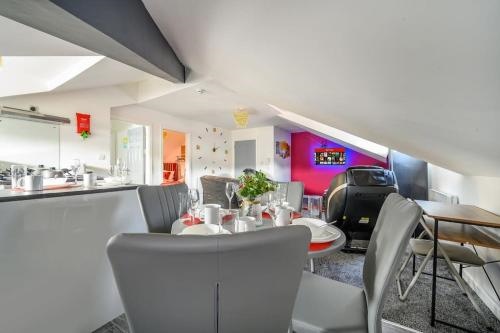 -4F421- For your Relaxed,Cosy stay,Free Parking