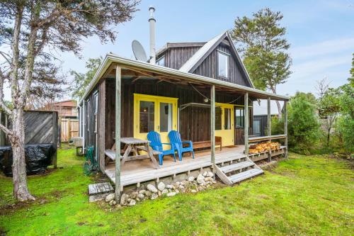 Parehopu Lake House - Taupo Holiday Home