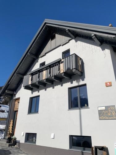 HiA¡a Pod gorami II house with wellness