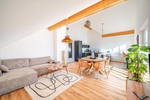 LIBORIA I Traumhafte Ferienwohnung in Aidling am Riegsee mit atemberaubendem Blick auf die majestatische Zugspitze