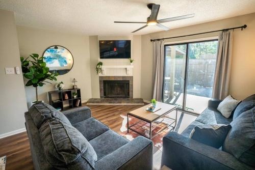 Lake Park Paradise 2-Story Condo