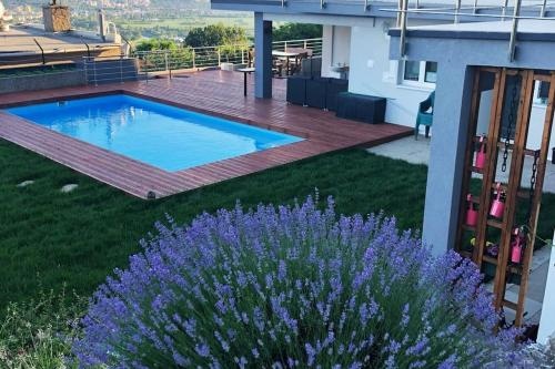 Apartment with a nice view on Nitra - Apartman v rodinnom dome s vyhladom na Nitru