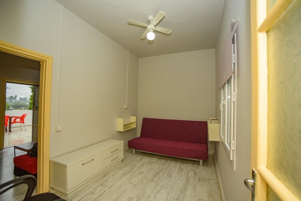 Cozy Home w Fireplace 10 min to Sea in Kyrenia