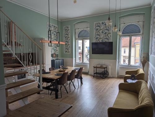 Classic Deluxe Tapolca