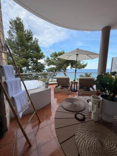 Amelia Seaview Apartments & Studios