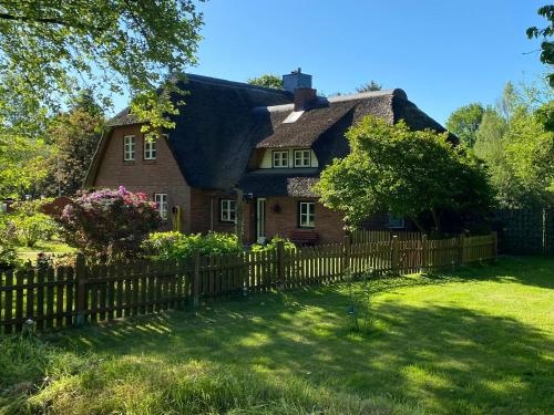 Stilvolle Ferienwohnung unter Reet in Windbergen