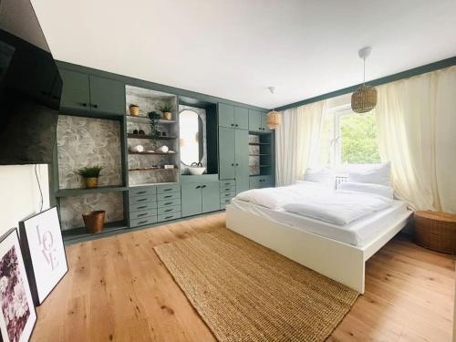 Bahnhofsnahe 9 Zimmer 200QM PS5 fur Familien & Firmen